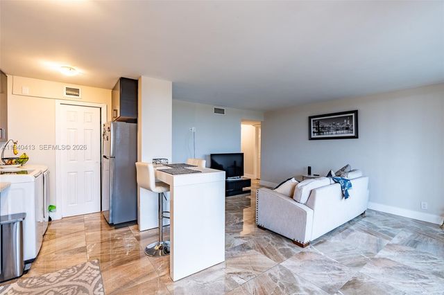 3400 Blue Lake Drive 505, Pompano Beach, FL 33064