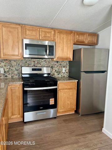 58 Ron Road, Hazlet, NJ 07730