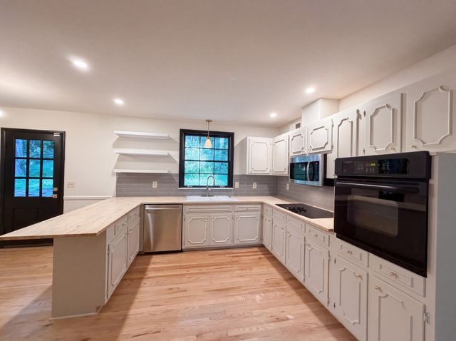 1904 Cromwell Dr, Nashville, TN 37215