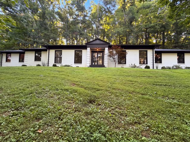 1904 Cromwell Dr, Nashville, TN 37215