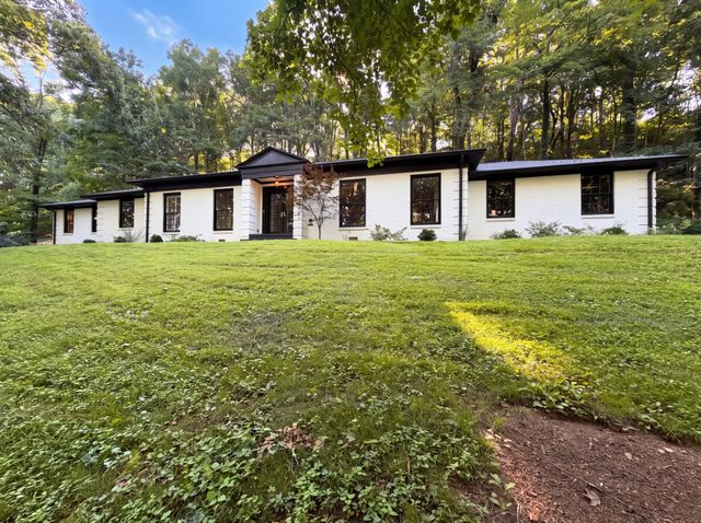 1904 Cromwell Dr, Nashville, TN 37215