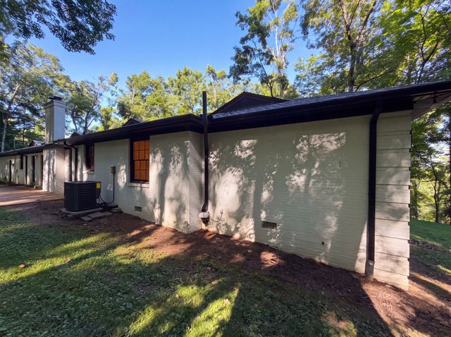 1904 Cromwell Dr, Nashville, TN 37215