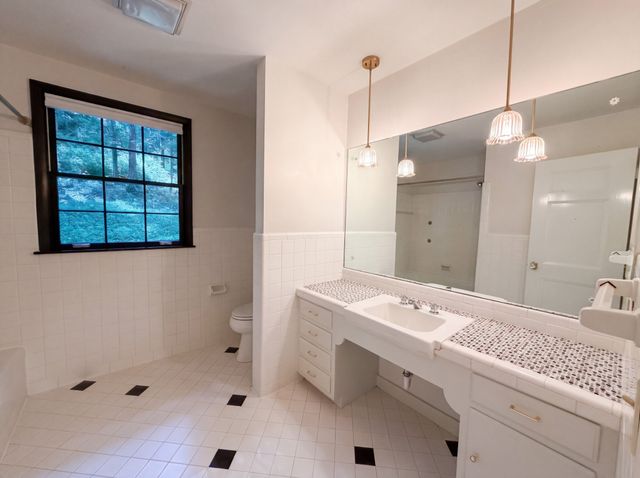 1904 Cromwell Dr, Nashville, TN 37215