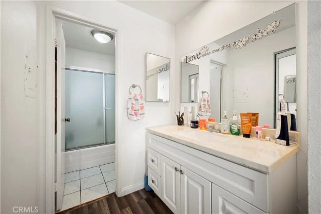 21800 Schoenborn Street 215, Canoga Park, CA 91304