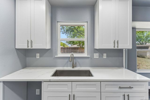 1508 CHESTNUT DR, Schertz, TX 78154