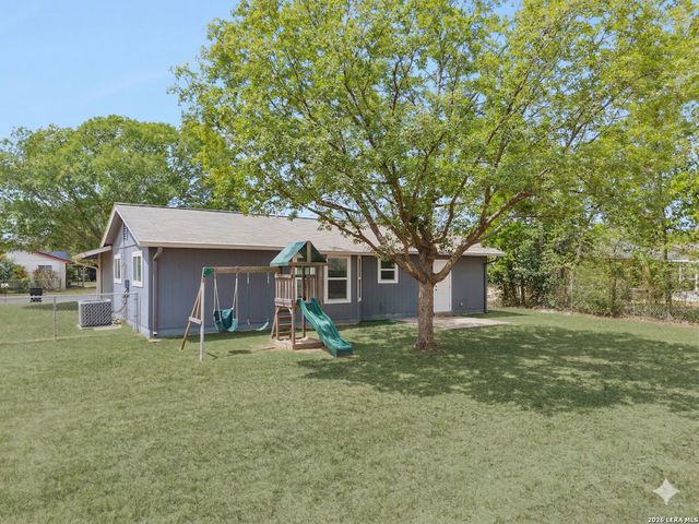 1508 CHESTNUT DR, Schertz, TX 78154