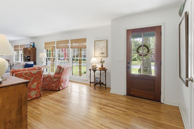 1721 Dartmoor Circle, Charleston, SC 29407