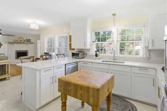 1721 Dartmoor Circle, Charleston, SC 29407