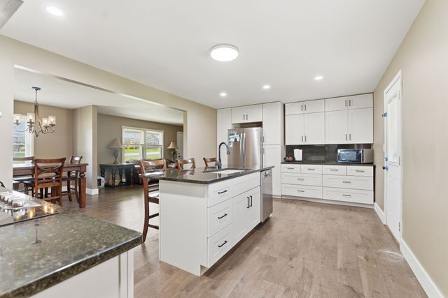 104 Meadowbrook Dr, Mcminnville, TN 37110