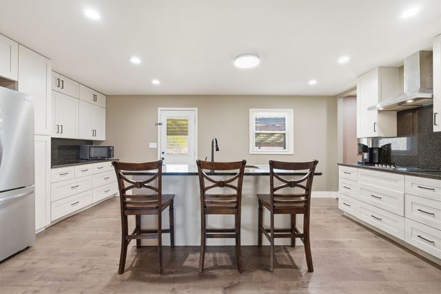 104 Meadowbrook Dr, Mcminnville, TN 37110