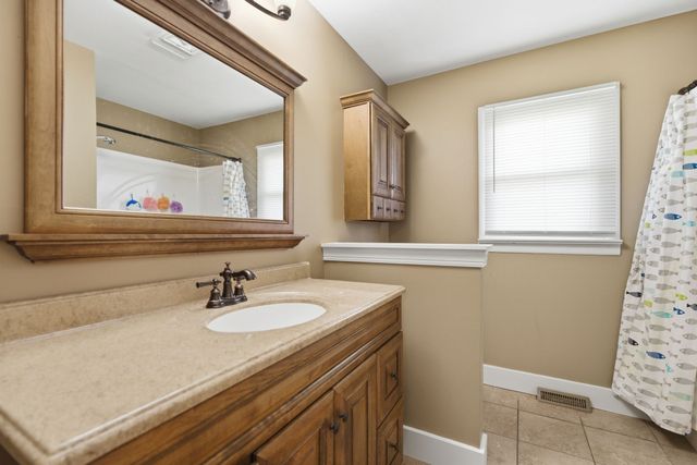 104 Meadowbrook Dr, Mcminnville, TN 37110