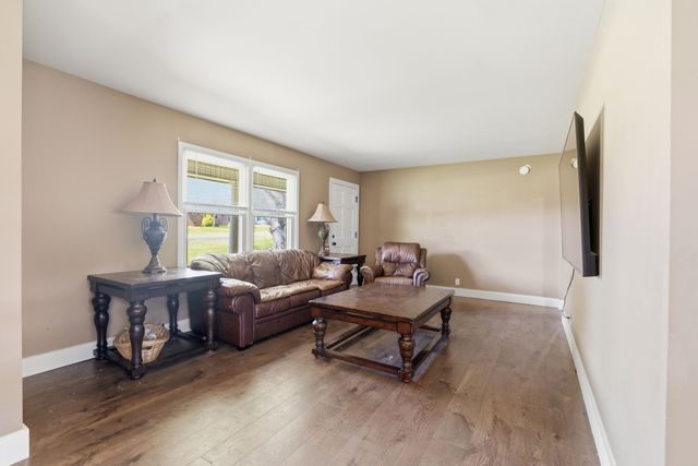 104 Meadowbrook Dr, Mcminnville, TN 37110