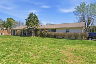 104 Meadowbrook Dr, Mcminnville, TN 37110