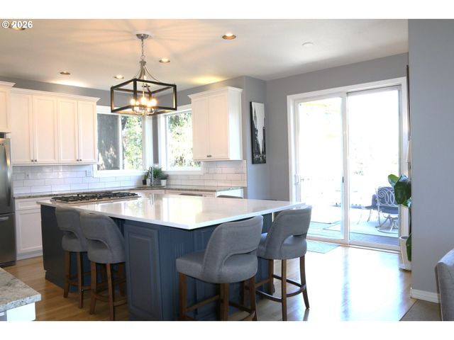 21305 MILES Dr, West Linn, OR 97068