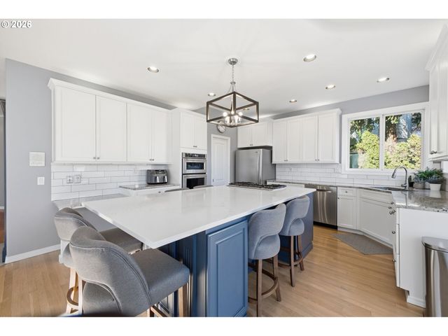 21305 MILES Dr, West Linn, OR 97068