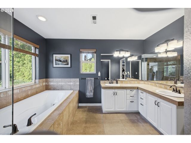 21305 MILES Dr, West Linn, OR 97068