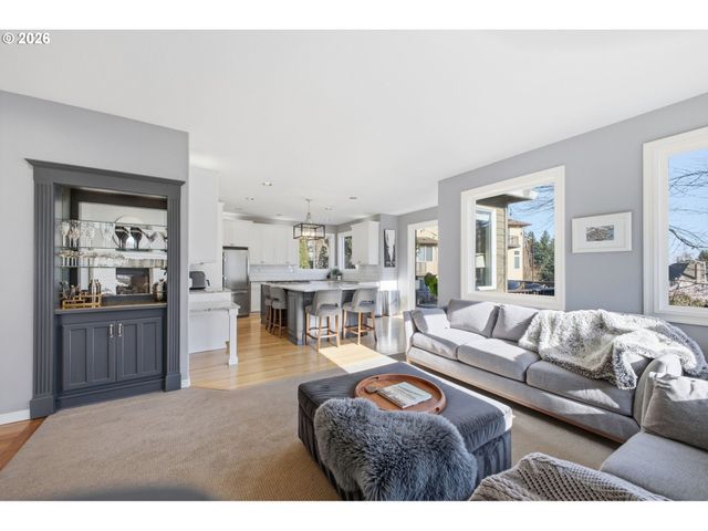 21305 MILES Dr, West Linn, OR 97068