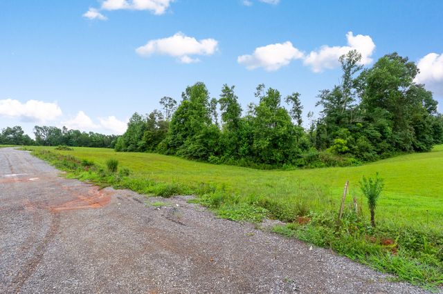 4 Johnson Chapel Rd, Sparta, TN 38583