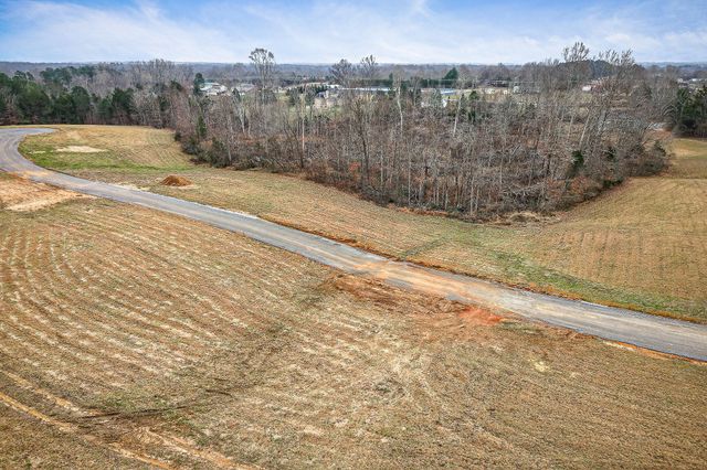 4 Johnson Chapel Rd, Sparta, TN 38583