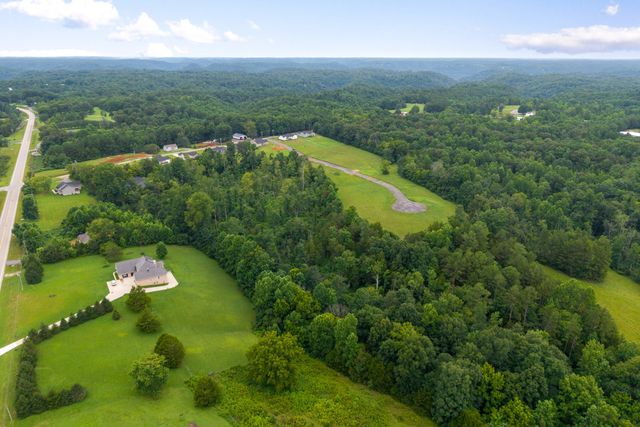 4 Johnson Chapel Rd, Sparta, TN 38583