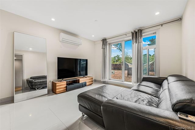 6538 austin st 2A, Rego Park, NY 11374