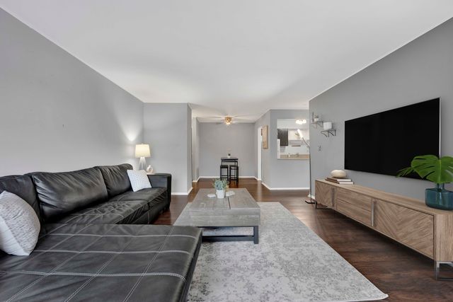 314 Lathrop Avenue 407, Forest Park, IL 60130