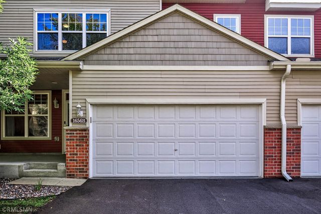 1656 White Pine Way B, Carver, MN 55315