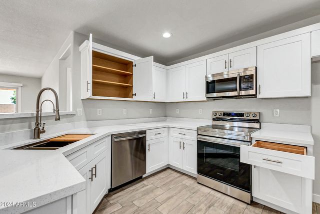 38165 N REYNOSA Drive, San Tan Valley, AZ 85140