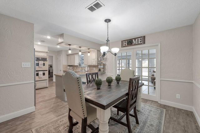 8 Cambridge Circle, Conroe, TX 77304