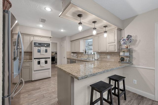 8 Cambridge Circle, Conroe, TX 77304