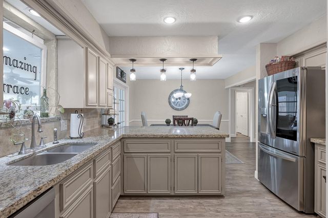 8 Cambridge Circle, Conroe, TX 77304