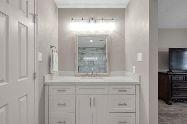 8 Cambridge Circle, Conroe, TX 77304