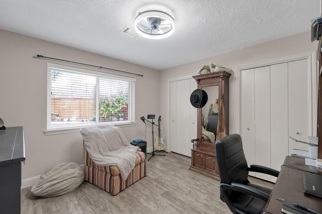 8 Cambridge Circle, Conroe, TX 77304