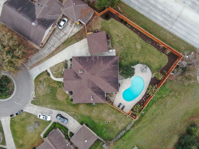 8 Cambridge Circle, Conroe, TX 77304