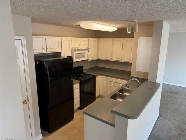 6112 Hedgecock Circle, High Point, NC 27265