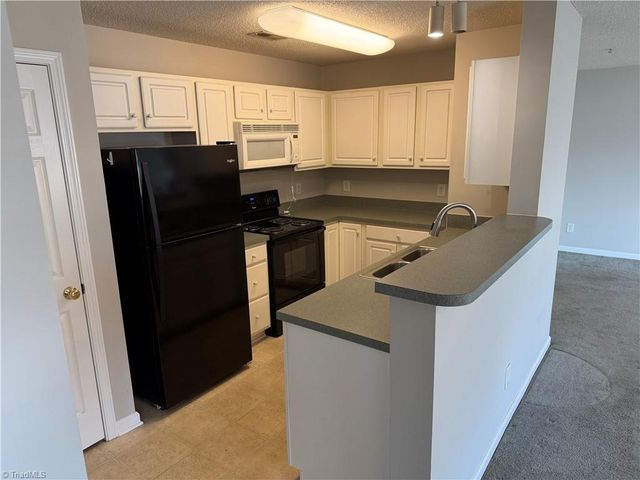 6112 Hedgecock Circle, High Point, NC 27265