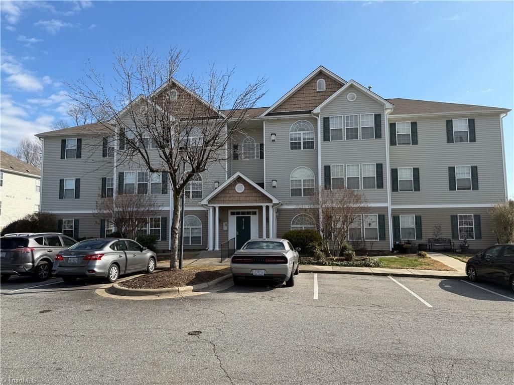 6112 Hedgecock Circle, High Point, NC 27265