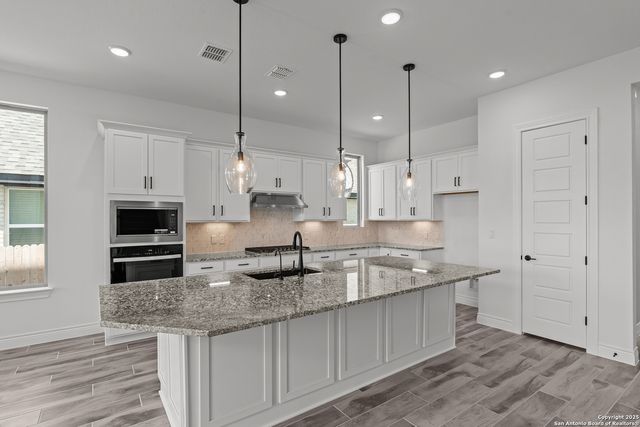1416 Hallettsville, San Antonio, TX 78253