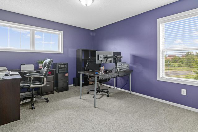 4689 Heritage Parkway N, Hugo, MN 55038