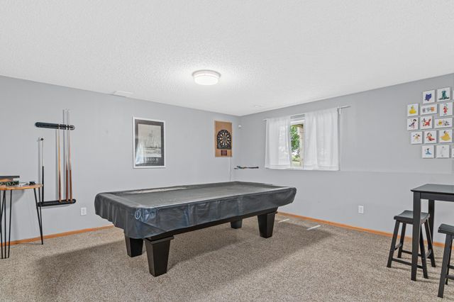 4689 Heritage Parkway N, Hugo, MN 55038