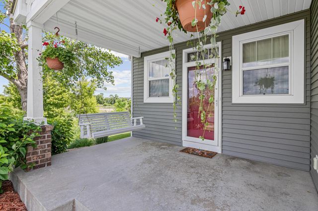 4689 Heritage Parkway N, Hugo, MN 55038