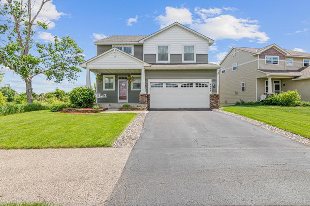 4689 Heritage Parkway N, Hugo, MN 55038
