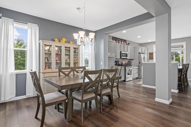 4689 Heritage Parkway N, Hugo, MN 55038