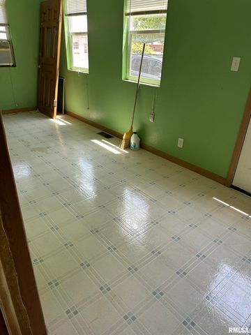 1428 N MAIN Street, Lewistown, IL 61452