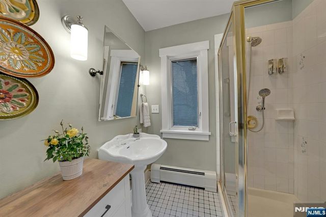 561 Lincoln Avenue, Glen Rock, NJ 07452