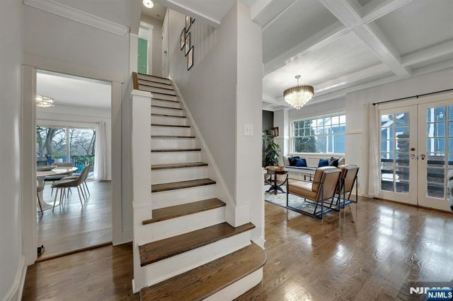 561 Lincoln Avenue, Glen Rock, NJ 07452