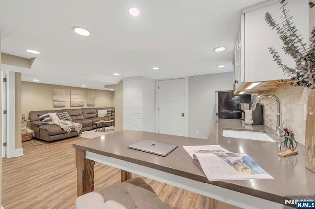 561 Lincoln Avenue, Glen Rock, NJ 07452