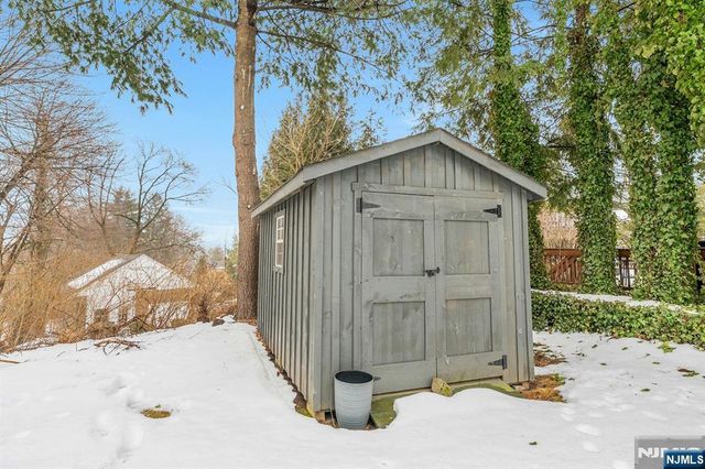 561 Lincoln Avenue, Glen Rock, NJ 07452