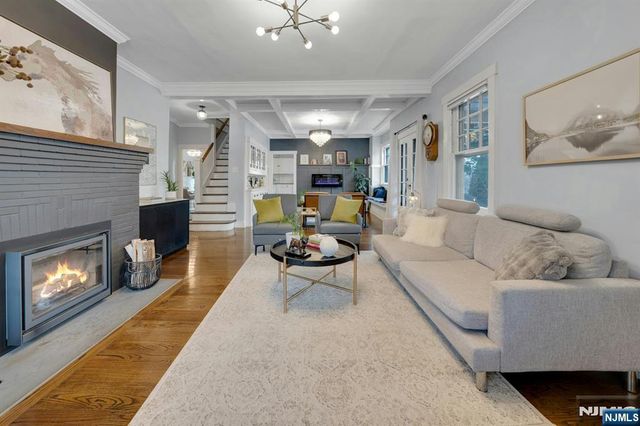 561 Lincoln Avenue, Glen Rock, NJ 07452