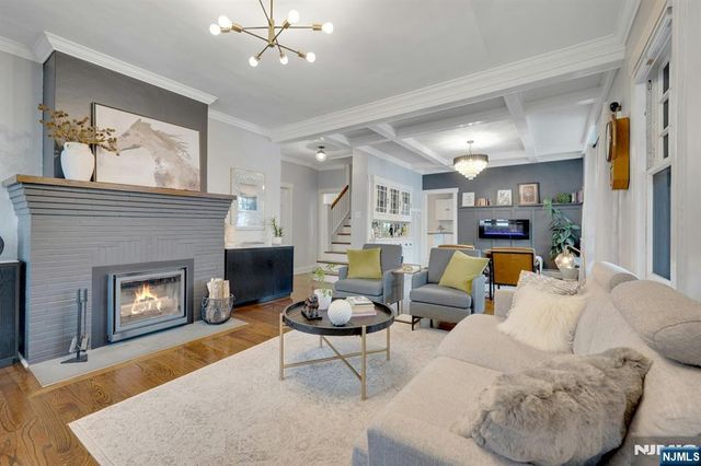 561 Lincoln Avenue, Glen Rock, NJ 07452